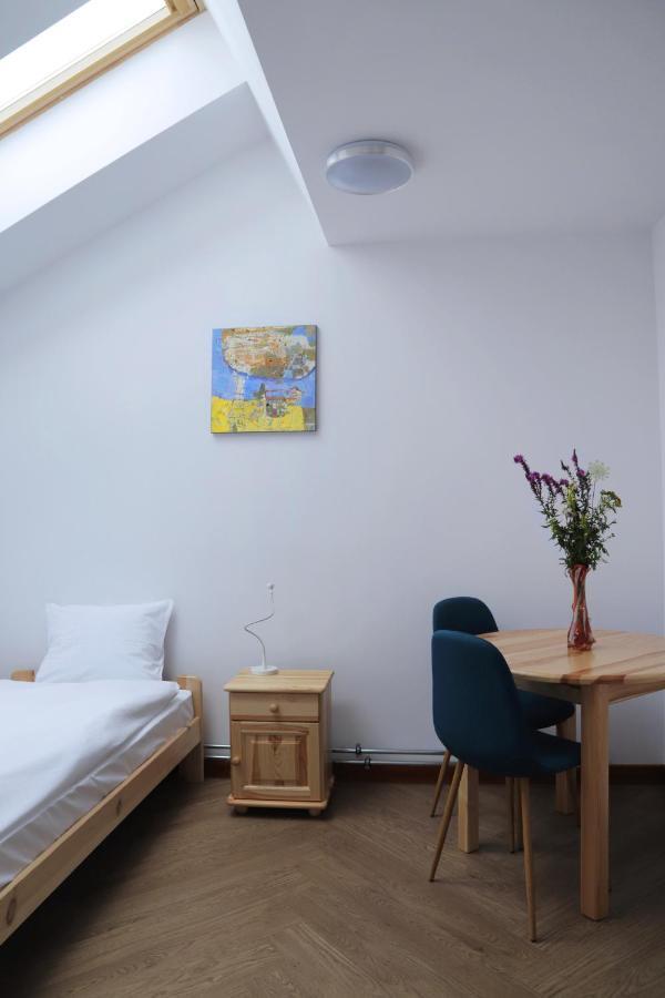 Artrooms Pokoje Goscinne 克罗斯诺 外观 照片